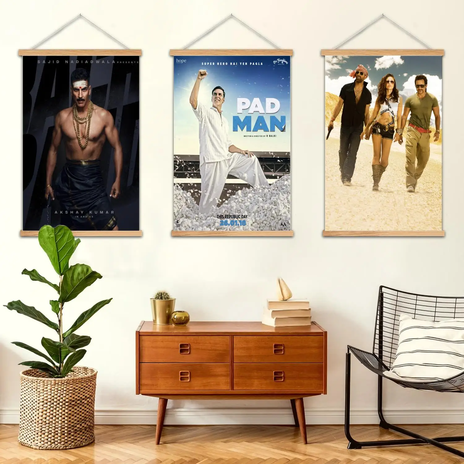 akshay kumar Framed Wall Painting Canvas Art Poster and Wall Art,  Modern Family, Bedroom Decor, Posters,Decorative painting