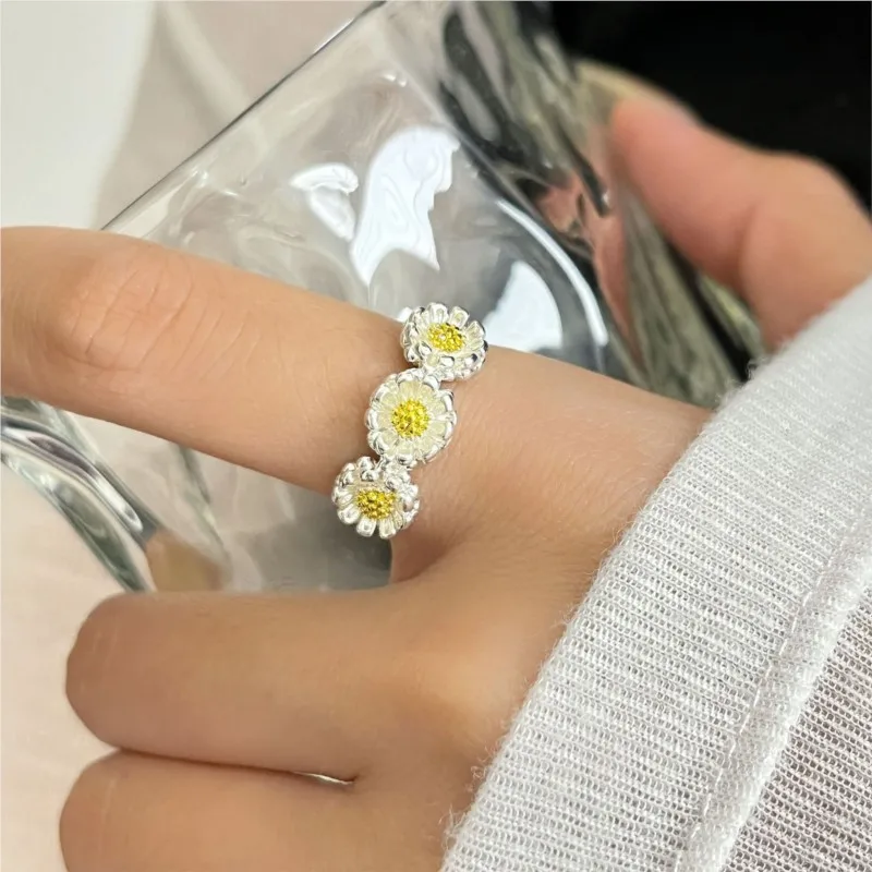 

VENTFILLE 925 Sterling Silver Flower Ring For Women Daisy Sweet Irregular Fashion Ins Adjustable Jewelry Party Gift Dropshipping
