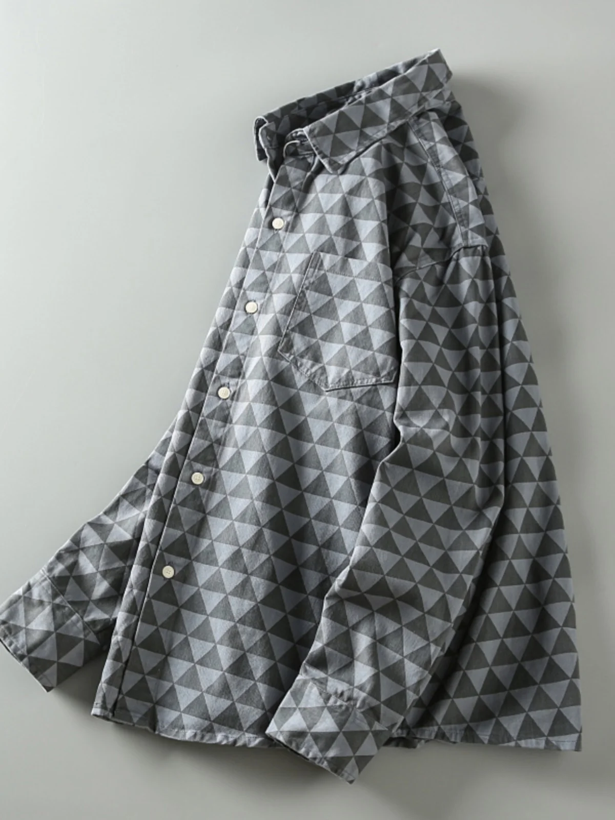 

Осенняя новинка: мужская хлопковая рубашка свободного кроя в японском стиле с длинным рукавом, с геометрическим принтом, молодежная, повседневная, модная.