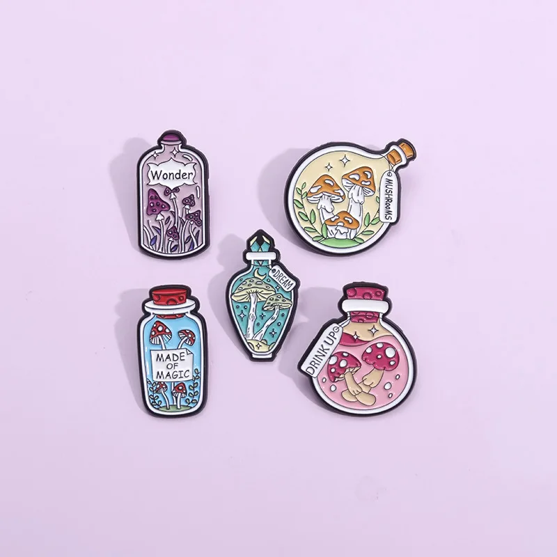 Pins de esmalte de la serie de dibujos animados con diseño de botella de poción mágica y hongos divertidos, broche de aleación con efecto de goteo de aceite, accesorios de moda, joyería y regalos