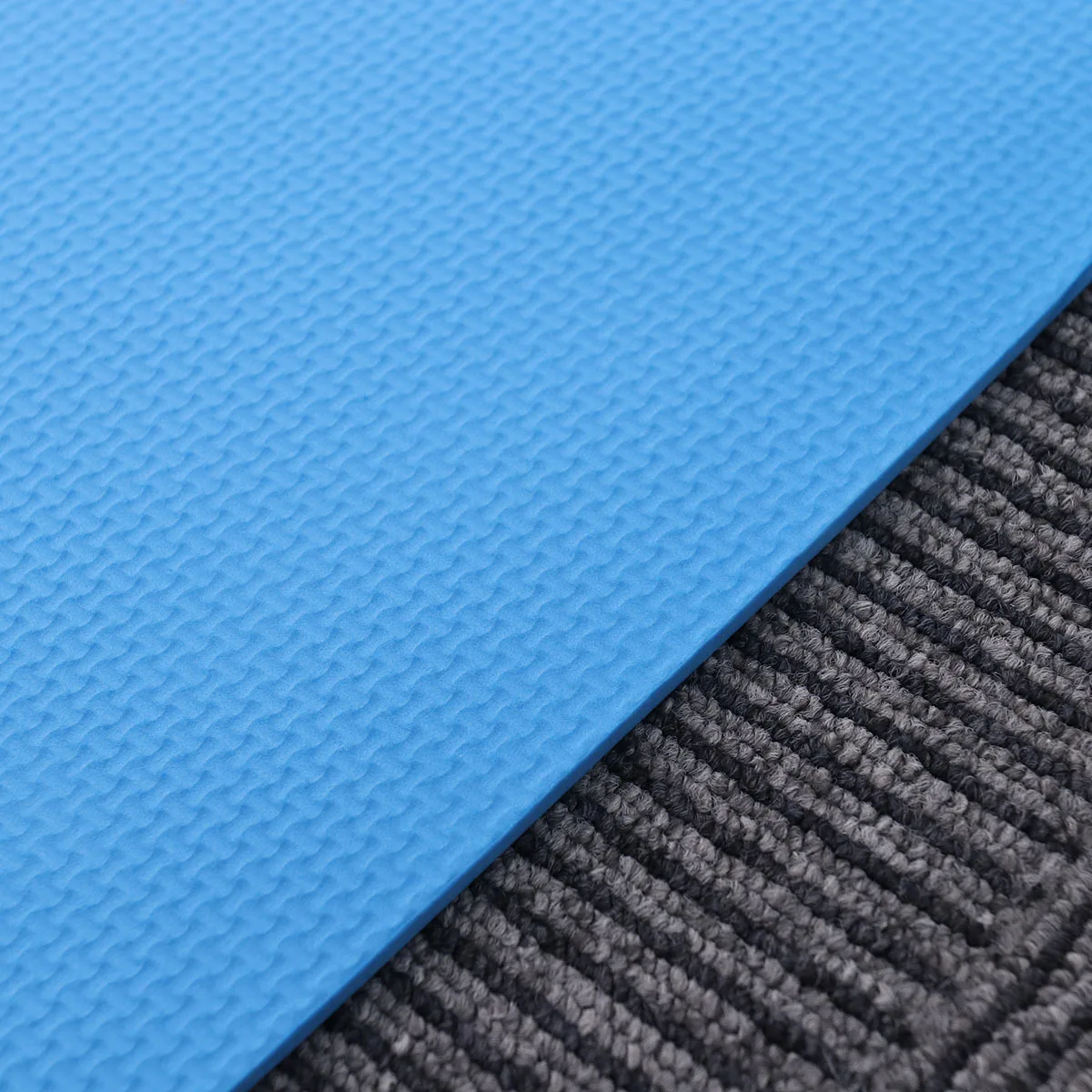 

Eva Yoga Mat Blue Cushioned Anti-Slip Lightweight Portable Fitness Mat for Hot Yoga Pilates Aerobic Stretching and Exercise