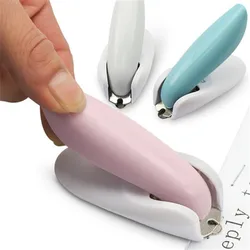 Metall Staple Remover Handheld Mini Compact Hefter Entfernung Werkzeug Tragbare Schreibwaren Büro Bindung Liefert