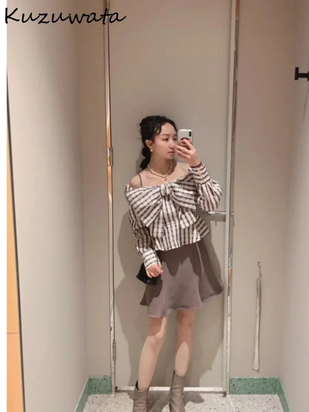 Kuzuwata Sweet Square Collar Long Sleeve Plaid Shirt Off Shoulder Elegant Fresh Bow Blusas Japan Casual Fashion New Blouses