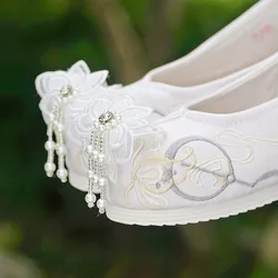 Large Size Hanfu Shoes Women Chinese Ancient Embroidery Shoes Dance Canvas Flat Shoes Women Wedding Ankle Strap Shoes For Women