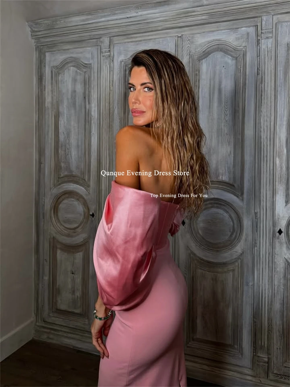 ชุดราตรีทรงเมอร์เมดแบบไร้สาย รุ่น Qunque Modern สีชมพู ผ้าซาติน ชุดเดรสงานปาร์ตี้ แขนพองสั้น ชุดราตรีงานพรอม  สามารถสั่งตัดได้