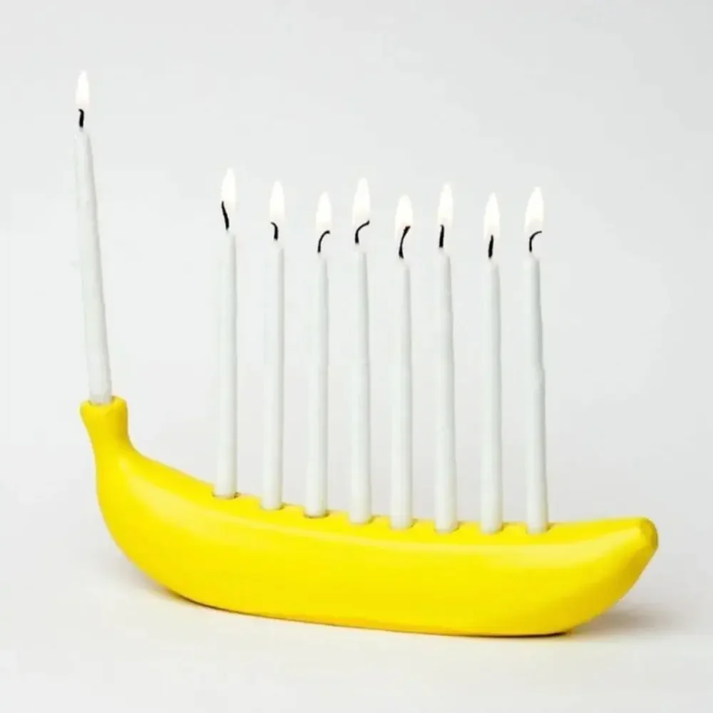 Creative Banana Menorah Tabletop Candlestick Decor Resin Novelty Banana Menorah Hanukkah Chanukah Candle Holder with 9 Holes