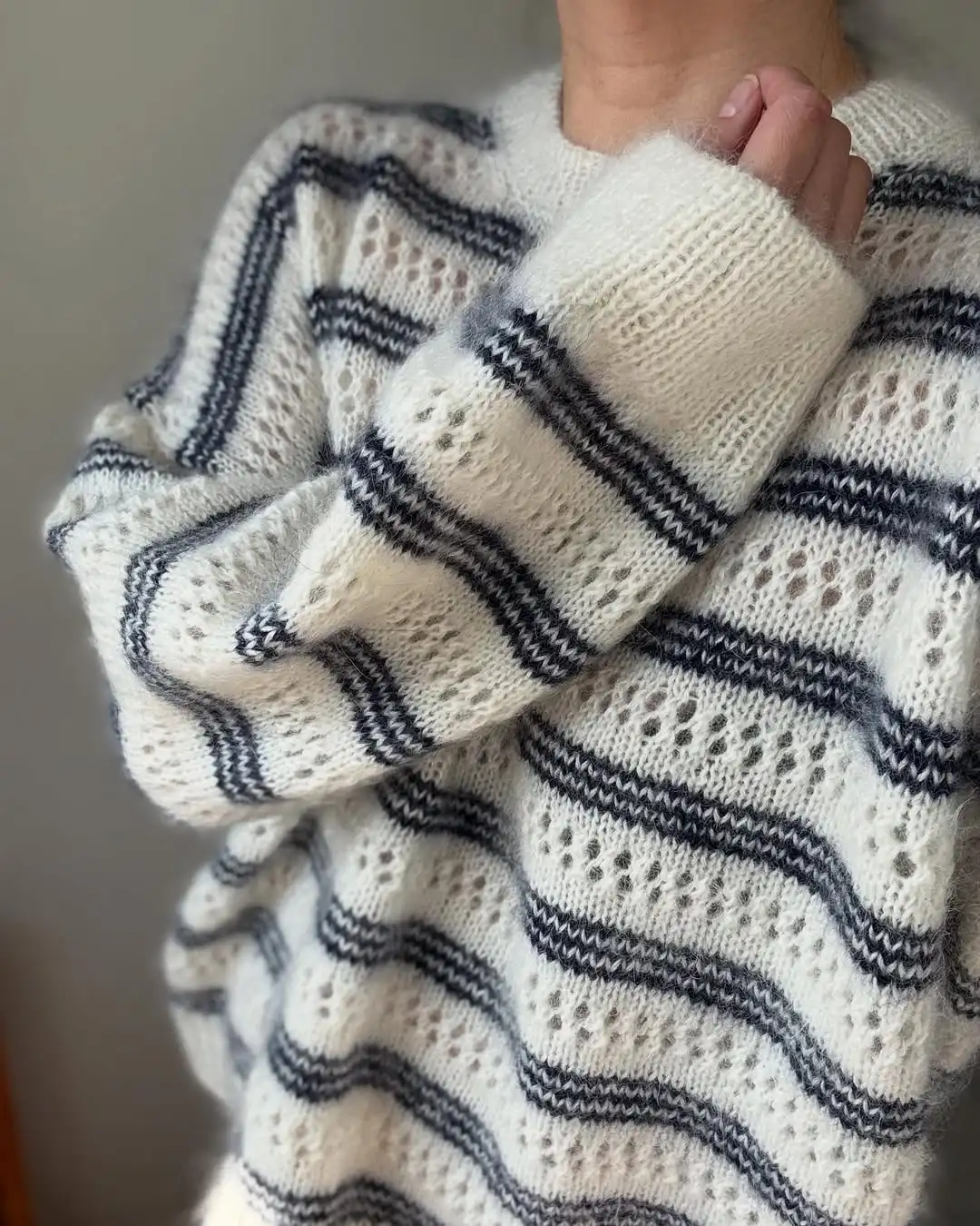 

Merino 100% Wool Women's Round Neck Pullover Loose Striped Hollowed Out Autumn Winter Casual Fashion Knitted Cashmere Sweater