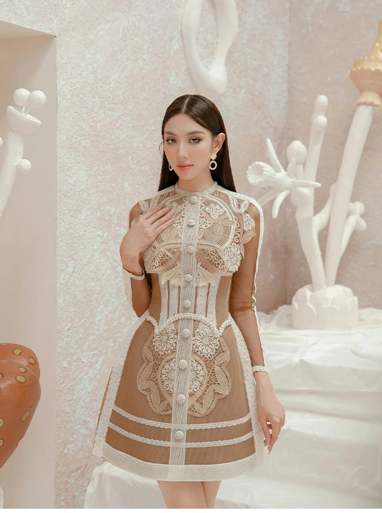 Heavy Industry Lace Splicing Design Round Neck Brown Dress Women's Summer New Long sleeved Waist Up A-line Short Dresses