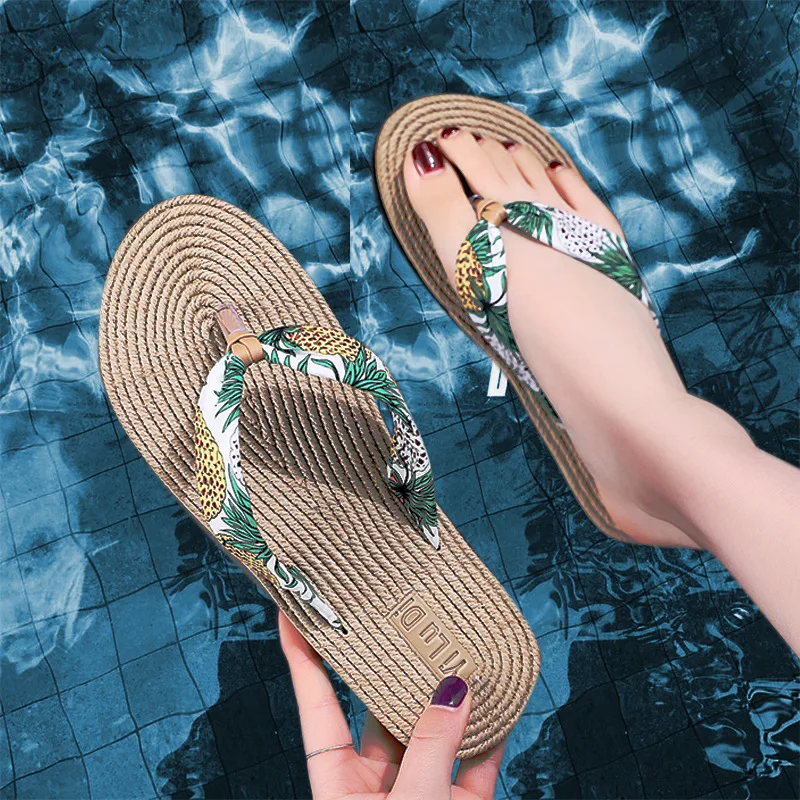 

2023 New Summer Fashion Design Weave Women Beach Flip-Flops Non-Slip Flat Ladies Outdoor Soft Slippers Women's Simple Flip-Flop