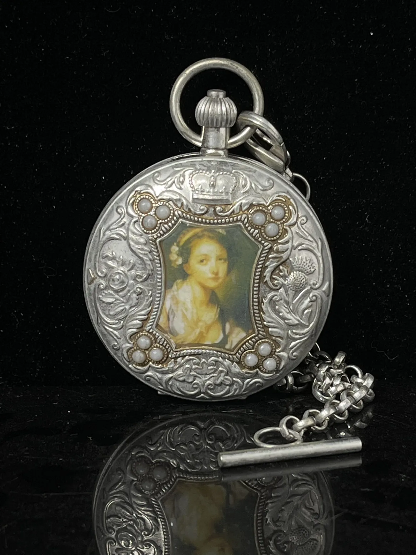 

Φ55mm 19 Century RiYueXing Double Opening Copper Mechanical Pocket Watch Normal Operation