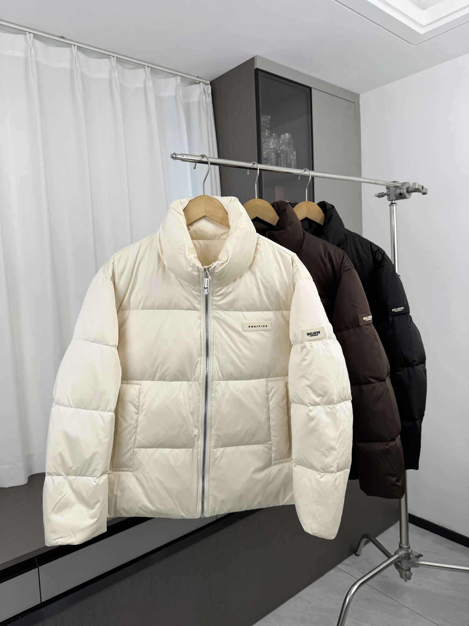 Men's Fashion Urban Style down Jacket Stand Collar Windproof Waterproof Warm White Duck down Coat for Autumn Winter