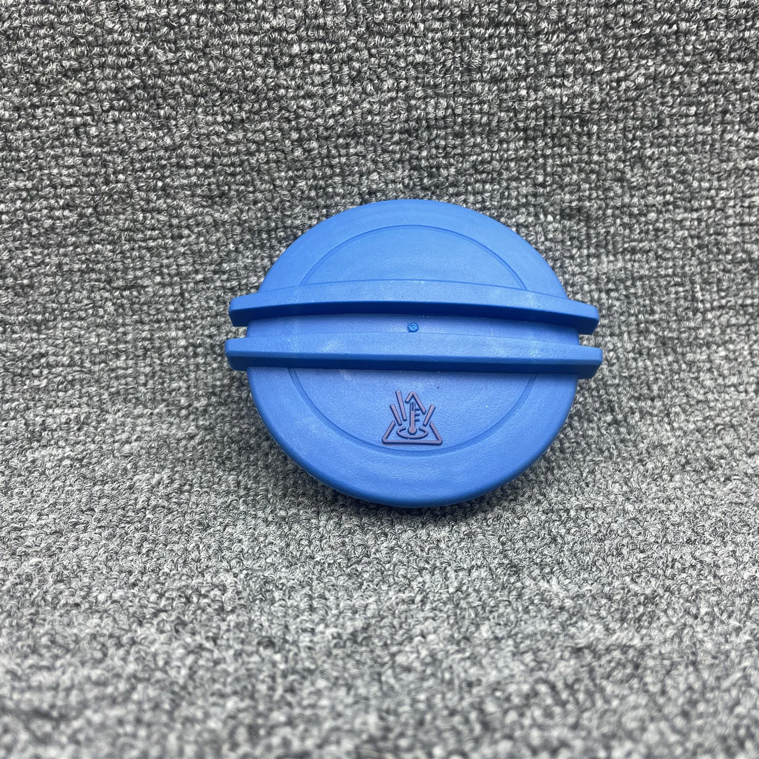 for Audi A6, VW Tiguan, New Passat, Meyrle, Haier, Shuanglin, Shuangteng, CC, Golf 6 coolant expansion tank and water bottle cap