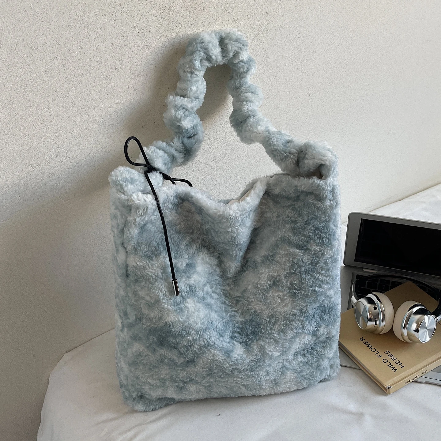 

Осенне-зимние плюшевые сумки-тоут для женщин, мягкие флисовые сумки на одно плечо с принтом тай-дай, большая вместительная женская повседневная сумка подмышками