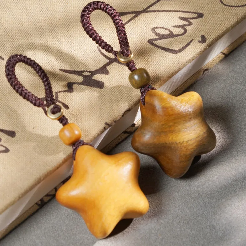 

Green Sandalwood Golden Sandalwood Star Carved Small Pendant DIY Accessory for Keychain Bag Hanging Collection Gifts