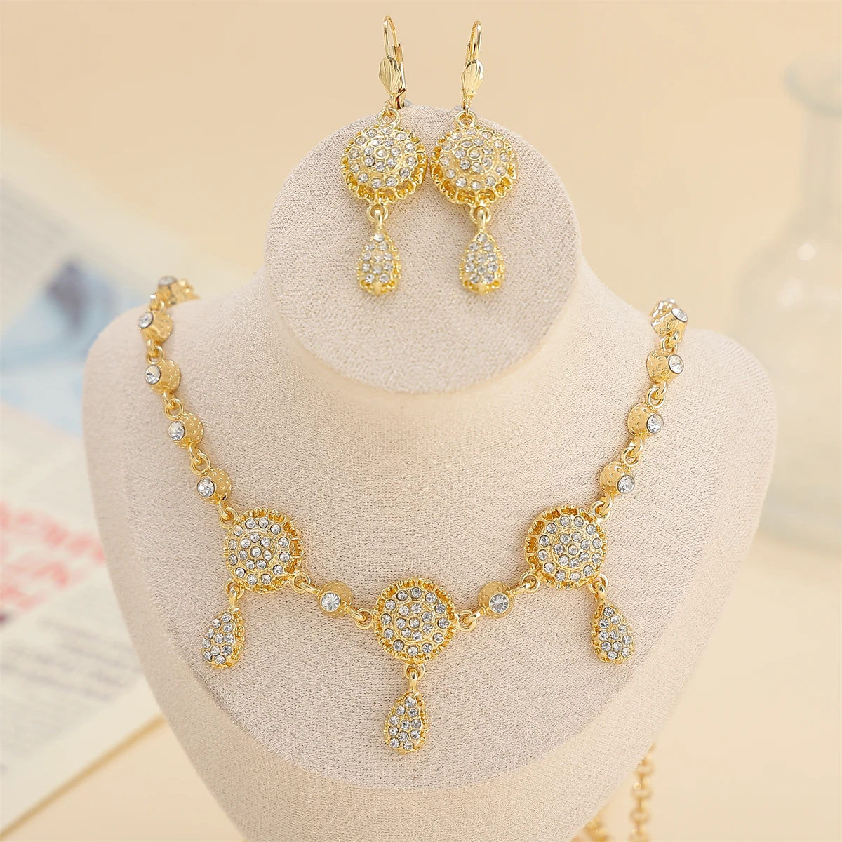 1 Set of Palace-Style Ladies' Necklace & Earring Jewelry, Arabic-Style Ladies' Wedding & Banquet Jewelry image 2