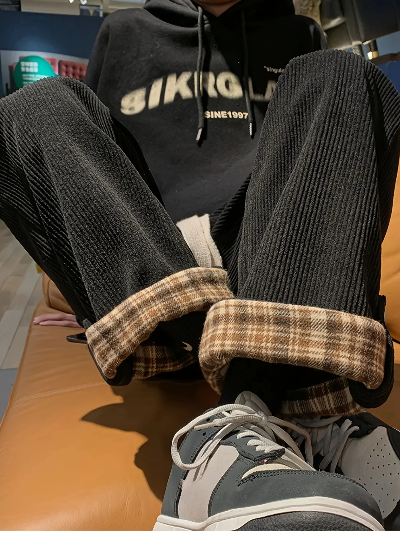 Damskie spodnie w kratę na wiosnę i jesień, z szerokimi nogawkami i mankietami, luźne, wyszczuplające spodnie o prostych nogawkach w stylu koreańskim dla studentek.