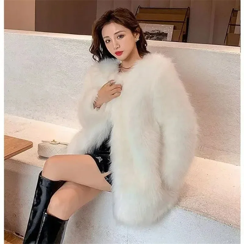 Black Imitation Fox fur Coat For women New Fashion trend for Autumn and winter 2025 Loose and Thick Faux fur Coats Female