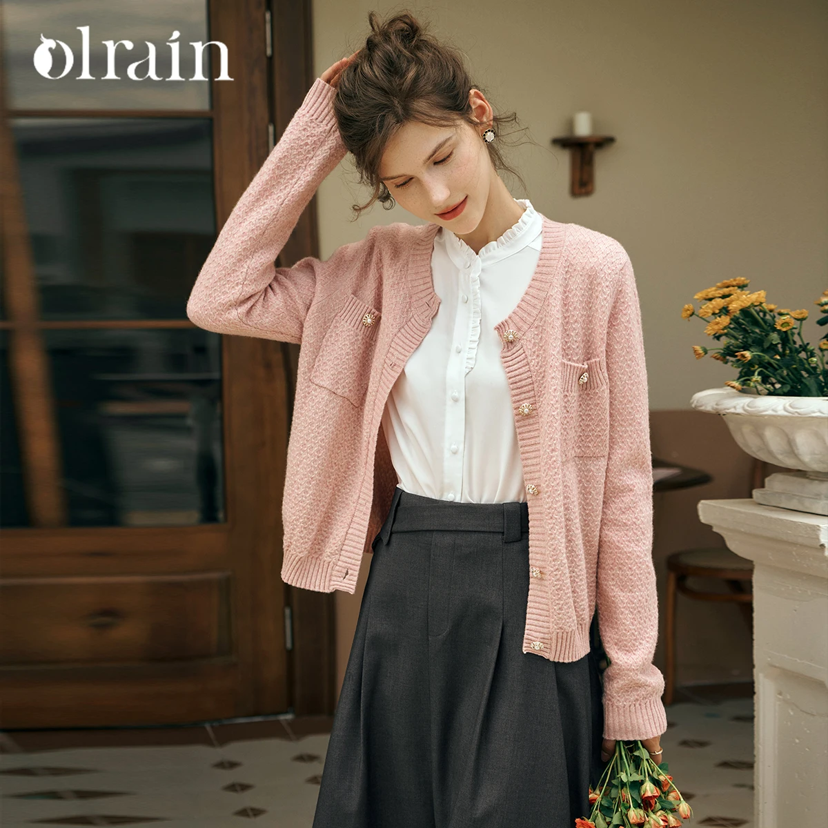 

OLrain Elegant Knitted Cardigan Women's Early Autumn 2025 Knitwears Ladies Sweet Sweater Commute Short Sweater Jacket O23QM59811