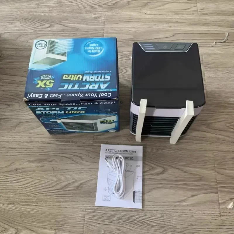 ‌Silent Desktop Air Circulator Fan - 3-Speed Adjustable Office Cooler with Built-in Humidifier for Dormitory Use‌