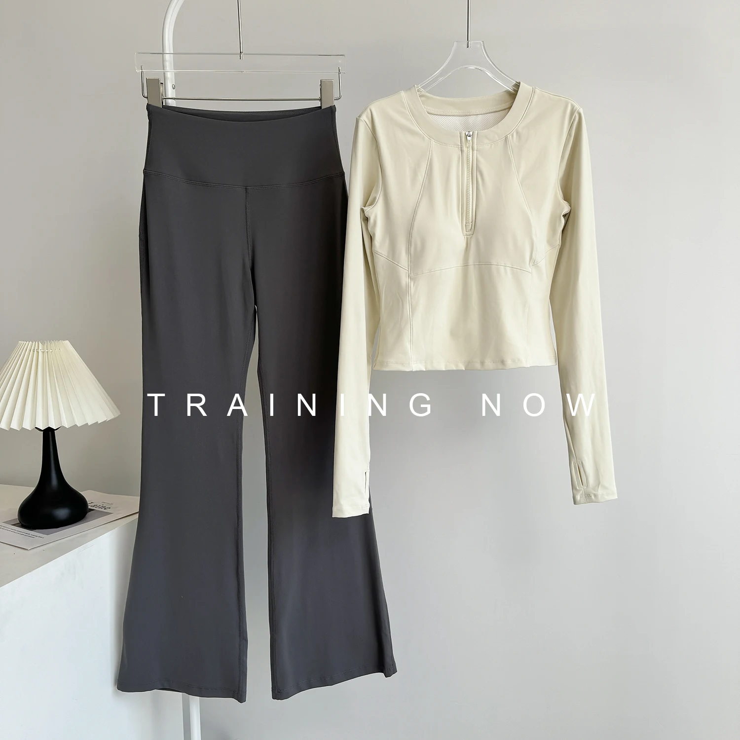 

Yoga clothing suit for women with chest pad sports top long-sleeved slim quick-drying autumn running training Pilates fitness