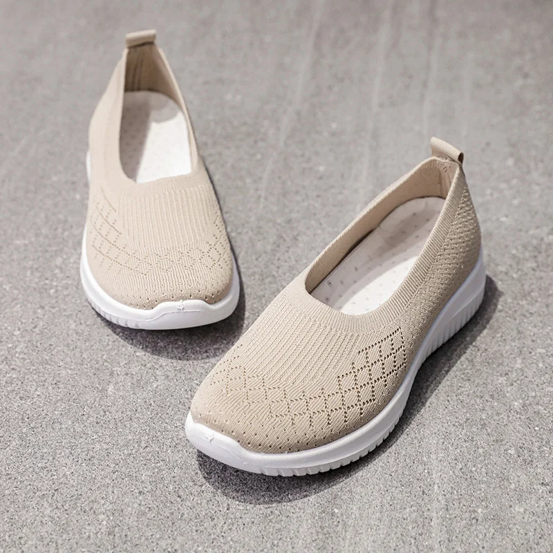 Women Sports Shoes Slip in Water Play Shoes Breathable Running Lightweight Mesh Anti Slip Fitness Shoes Suitable Fitness Wear