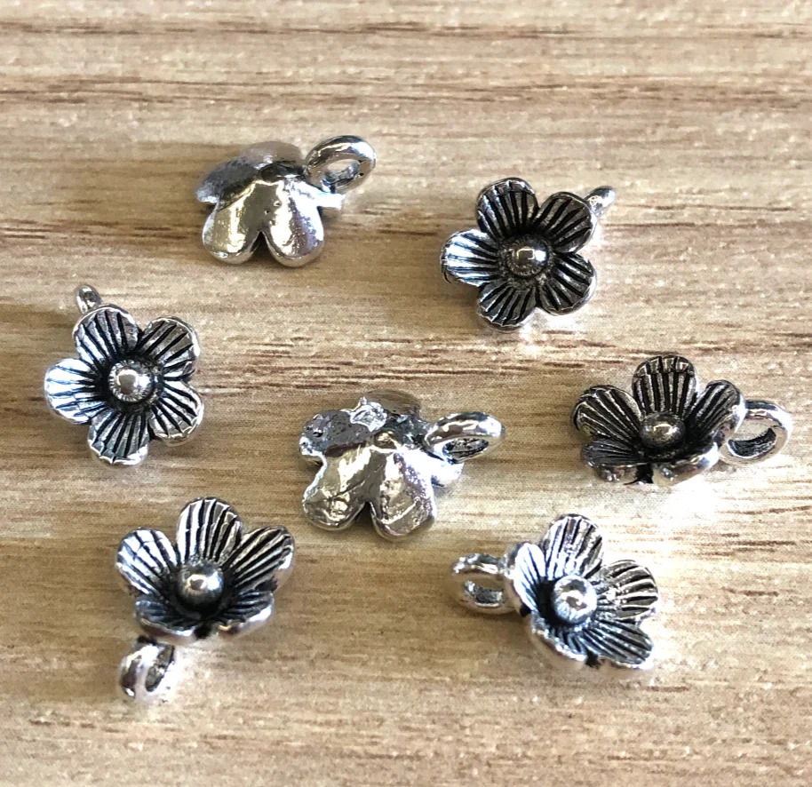 

30pcs 10mm Lovely flower design pendants for jewelry handmade Alloy metal HWCH0068