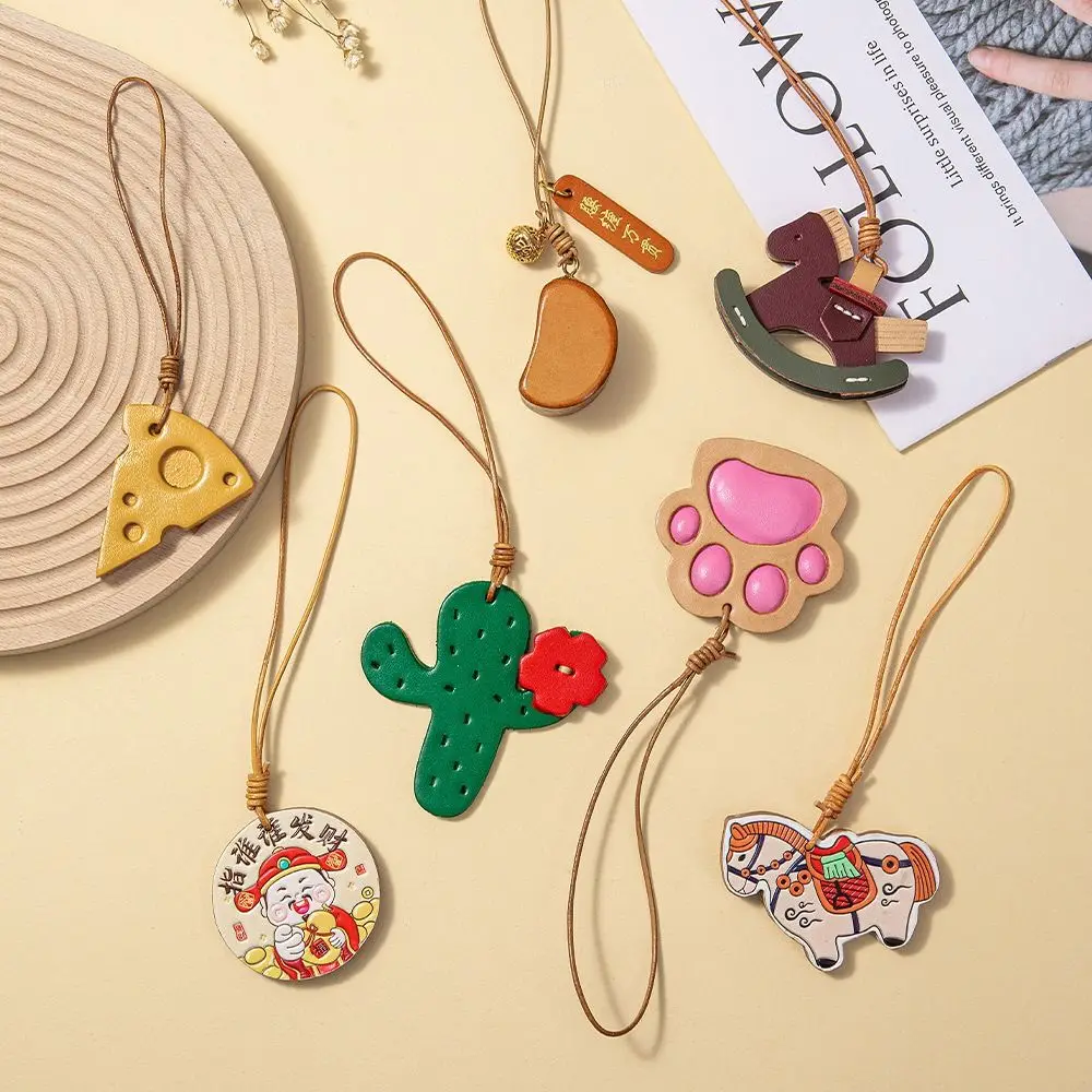 

Lovely Hanger Pu Leather Pendant Cat's Paw Cactus Leather Keychain Fashion Cheese Bag Pendant Car Accessory