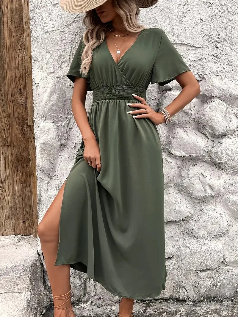Abito longuette definito in vita con scollo a V verde oliva da donna alla moda con spacco laterale, maniche corte, abito casual per la data quotidiana