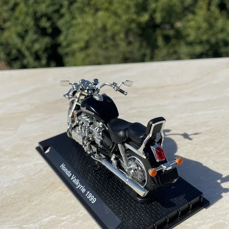 Valkyrie-Modèle de moto de tourisme en alliage pour enfants, jouet en métal moulé sous pression, collection de modèles de moto de voyage et de rue, cadeau pour enfants, 1:18, 1999