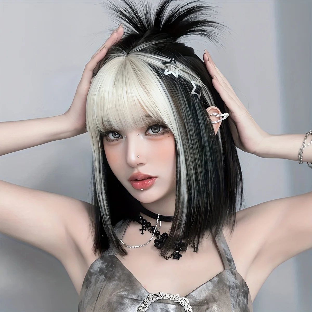 Costume Bob Wigs Short Straight Ombre Black Wig with Bangs High Density Synthetic Highlight Silvery White Wigs for Women Daily