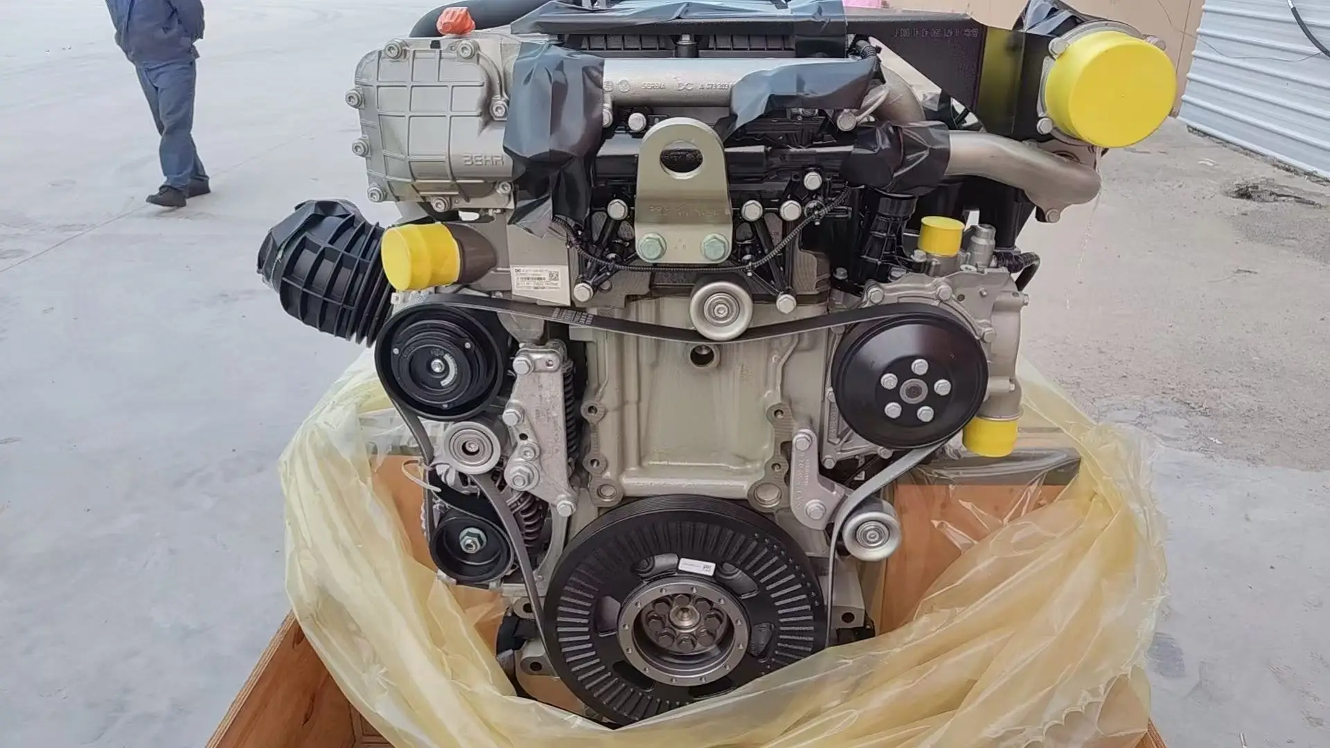 Newpars High Quality Auto Motor Parts 12.8L V6 Long Block Engine Assembly OM471 New Original Truck Engine for Mercedes Benz