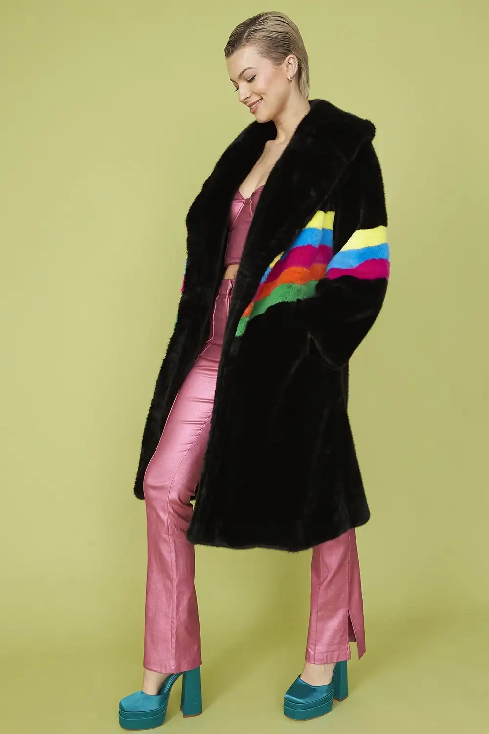 Cappotto di pelliccia di visone finto delle nuove donne giacca lunga Patchwork arcobaleno morbido e confortevole cappotto di pelliccia sintetica