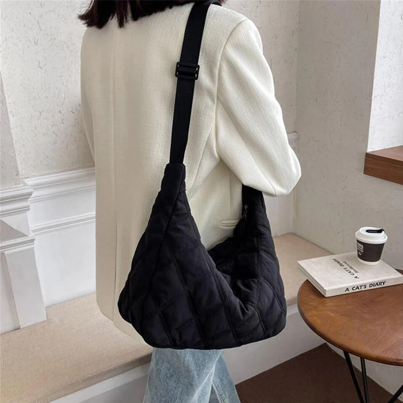 Ladies Casual Shoulder Bag Nylon Stitching Large Capacity Crossbody Bag Fashion Ultra Lightweight Zipper Women's Bag