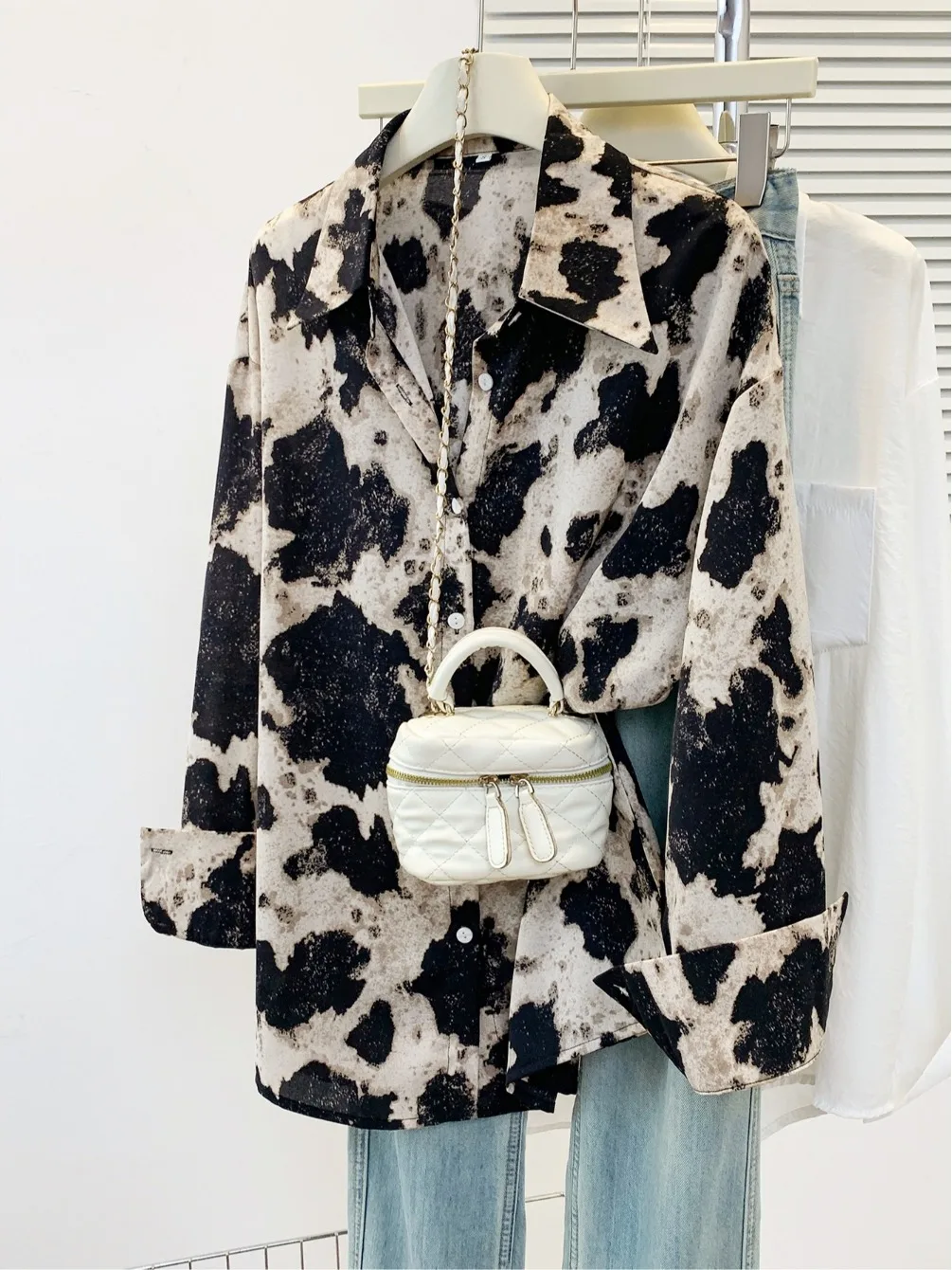 

Large Size Women's Shirt Drapey Loose Long Sleeve Vintage Hong Kong Style Leopard Print Casual Inner Wear Top Fashion Design