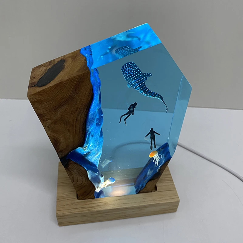 Ocean Theme Resin Light Creative Artistic Beautiful Night Light Craft Decoration USB Table Lamp Whale Divers Element