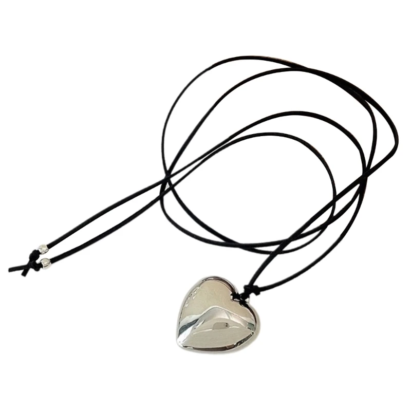 Fashion Trend Niche Love Pendant Collarbone Chain Temperament Necklace