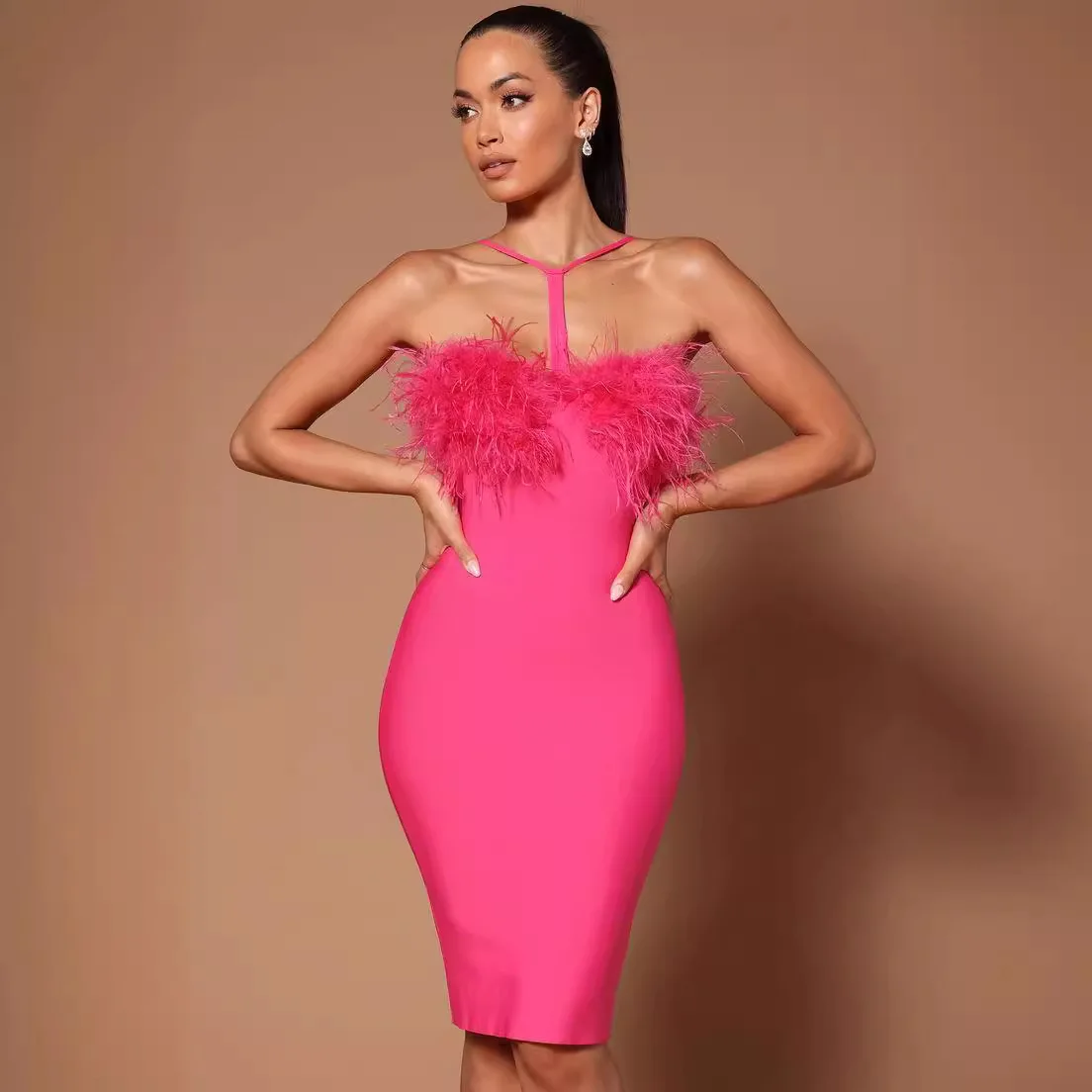 

2024 Summer New Ostrich Hair Bandage Dress Fashion Hanging Neck Banquet Party