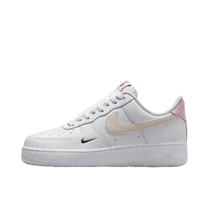 Nike Air Force 1 '07 ESS TRK3 Los hombres y las mujeres son antideslizantes, duraderos, cómodos, ligeros, zapatos de skate blancos