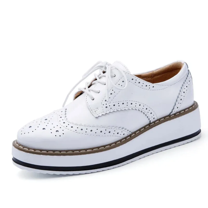 

2025 new women's block shoes, white thick soled Oxford shoes, fashionable retro casual leather shoes
