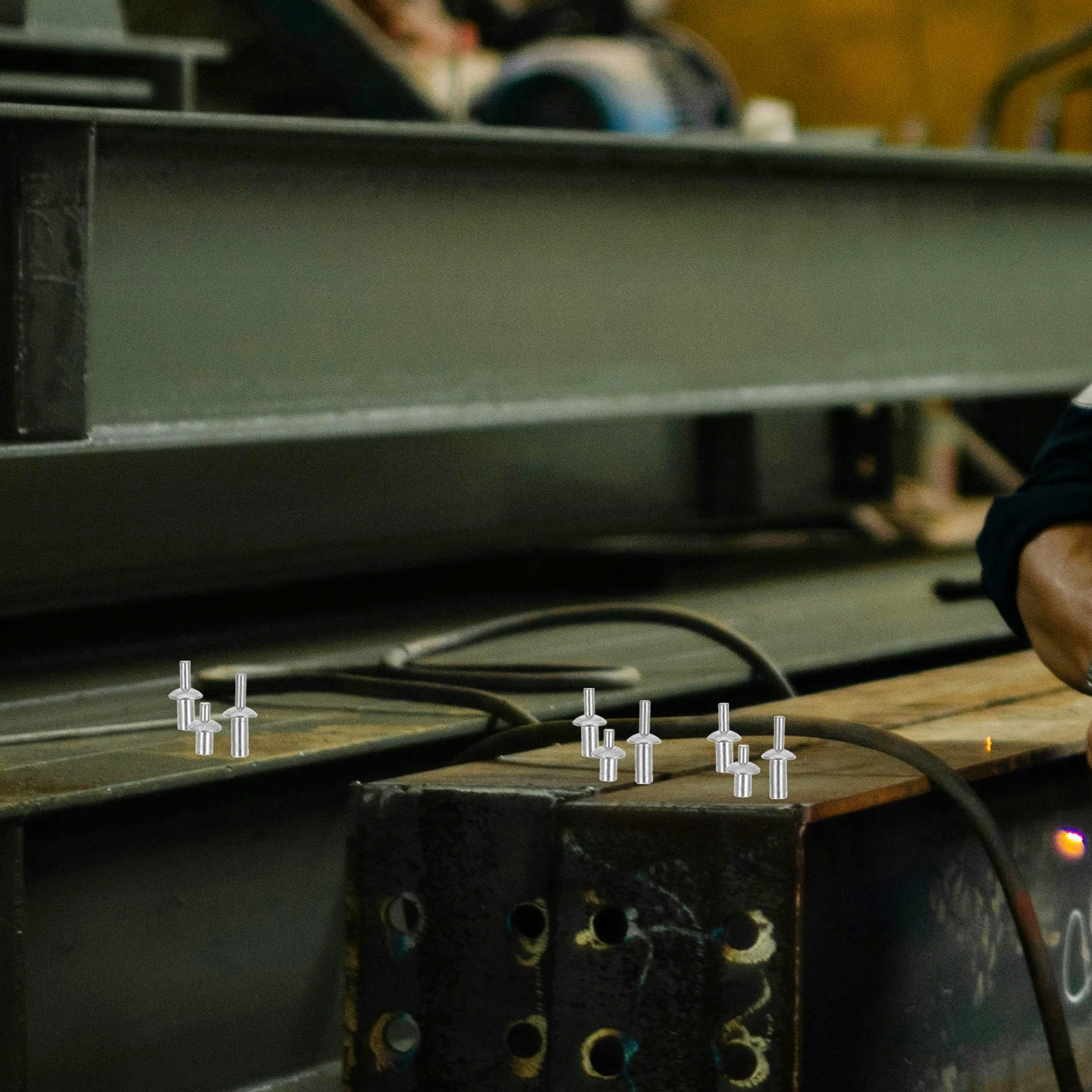 Zestaw nitów z rdzeniem aluminiowym 130 szt., nitonakrętki z łbem do lutowania, technologia nitowania, ulepszony mechanizm rozprężny do użytku domowego.