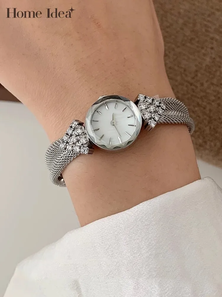 Fashion Design Women Quartz Watch Silvery Round Elegant Office Ladies Diamonds Wrist Watches