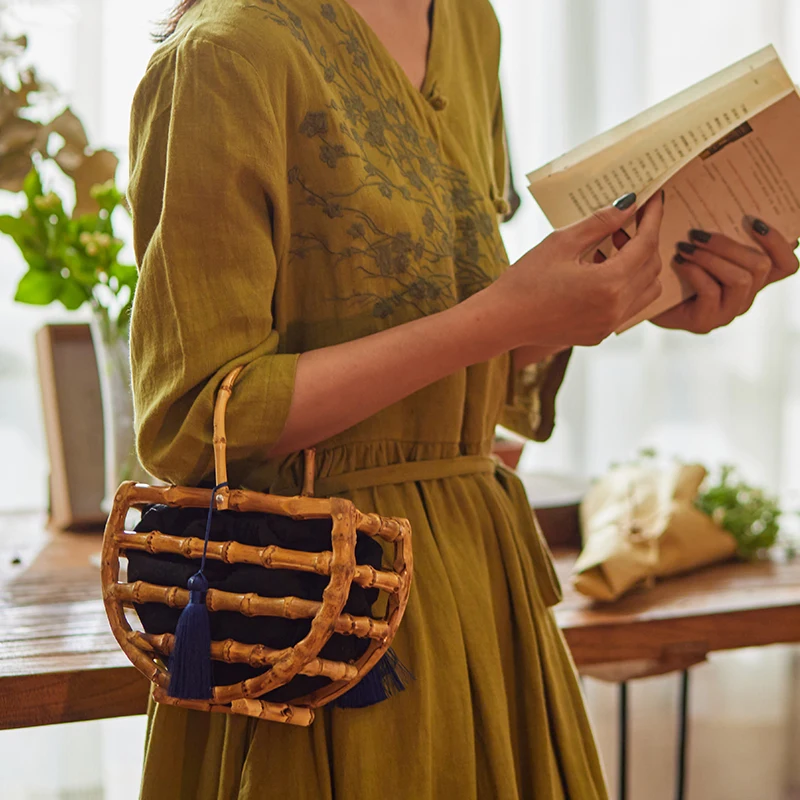 Sac rétro en bambou fait à la main pour femmes, sac littéraire chinois Cheongsam, sac à pompon en rotin rétro