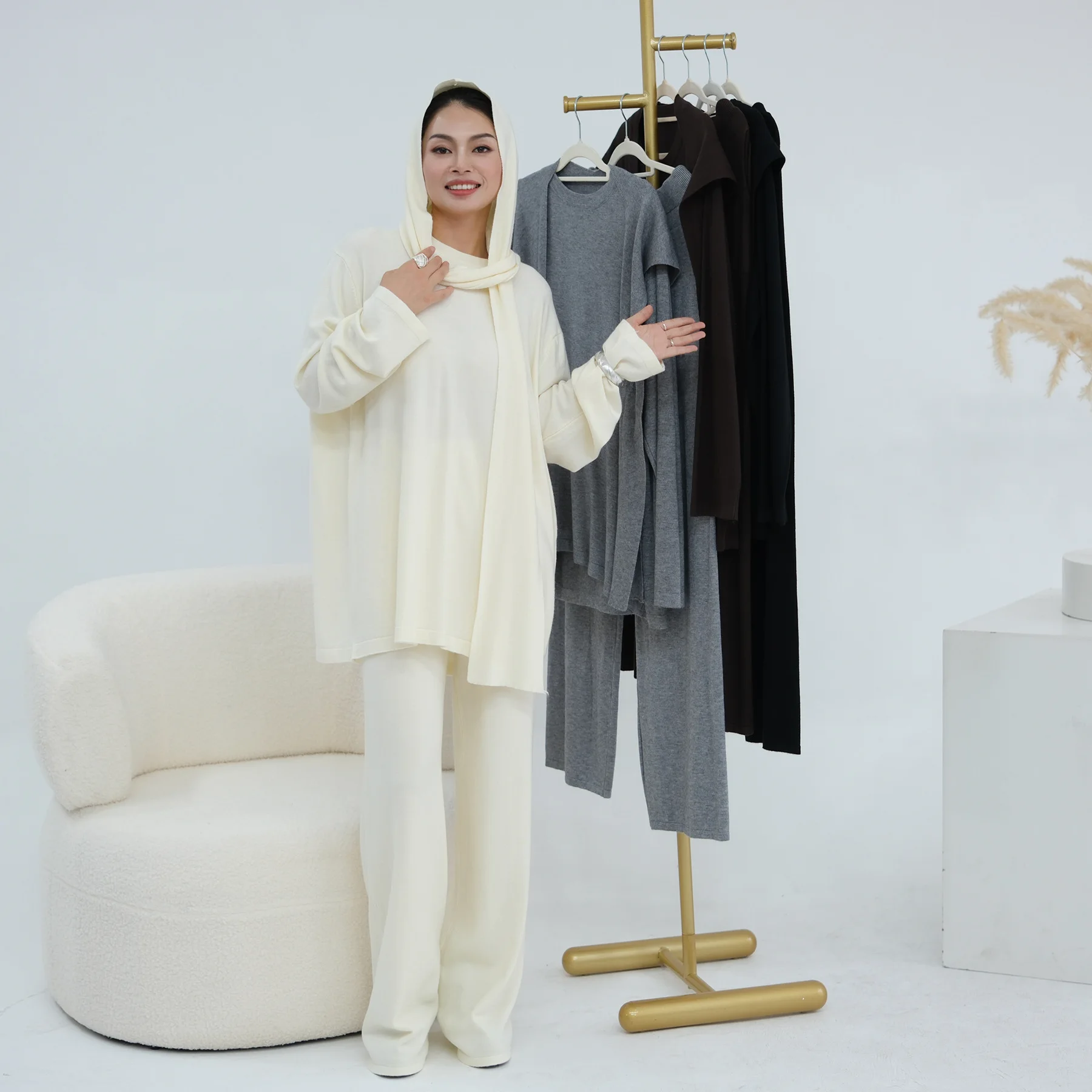 イスラム教徒の女性 中東 トルコ 秋冬 ニットセット 無地 マルチカラー ツーピースセット