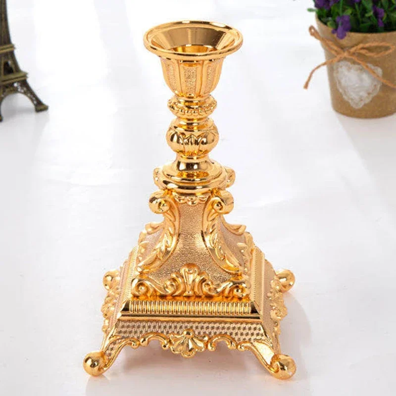 

European Style Gold Candlestick Engraved Retro Alloy Dinner Wedding Hotel Single Dining Table Decoration Candle Lamp Classical