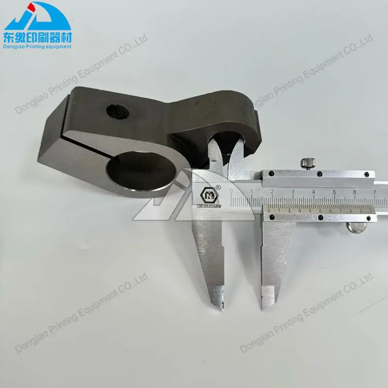 1-piece-bracket-support-464-3217-053-for-komori-l40-offset-printing-machinery-spare-parts-delivery-lever-bracket-464-3313-203