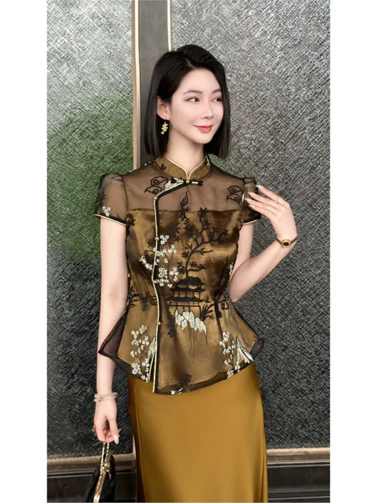 

A light luxury new Chinese-style set with contrasting color mesh landscape embroidery two-piece satin drape top