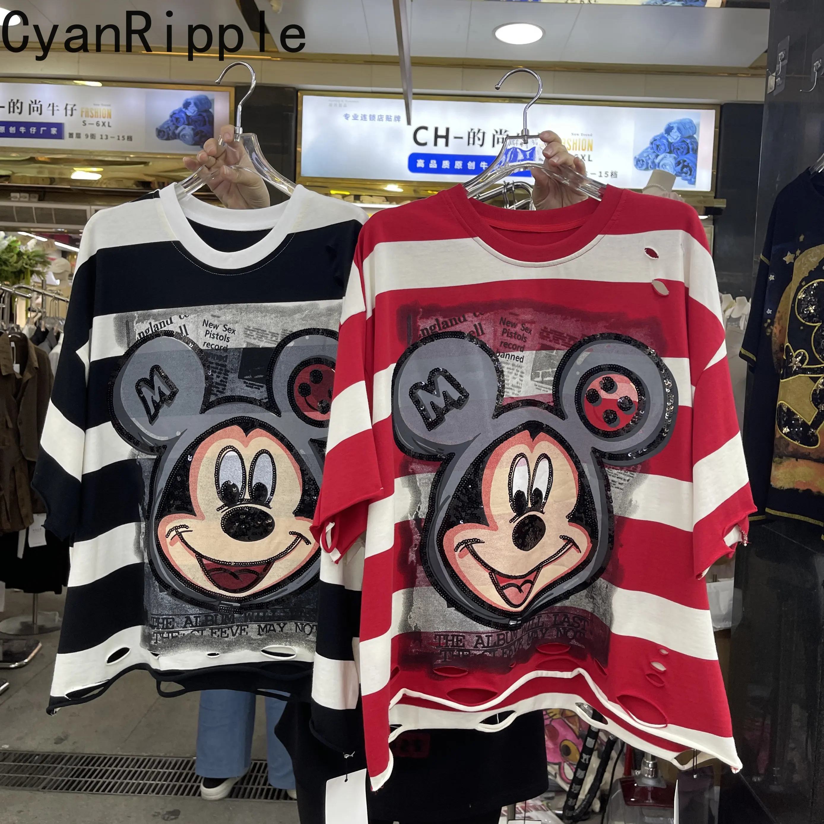 

Женская футболка с коротким рукавом в стиле колор-блок, свободного кроя, с вырезами, универсальная, весна-лето, с пайетками и изображением Микки, повседневная, хлопковая