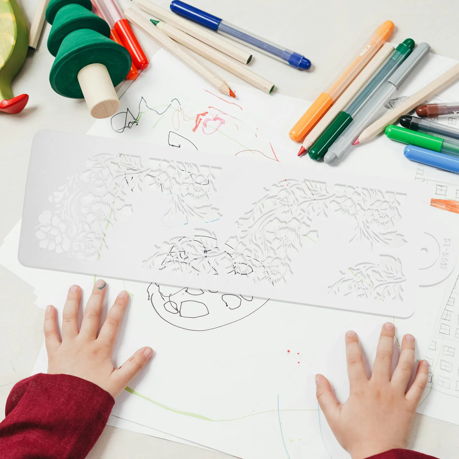 

Heart Print Hollow Stencil Template Craft Spray Painting Newspaper DIY Replacement Creative Hand-Copied Newspaper Painting