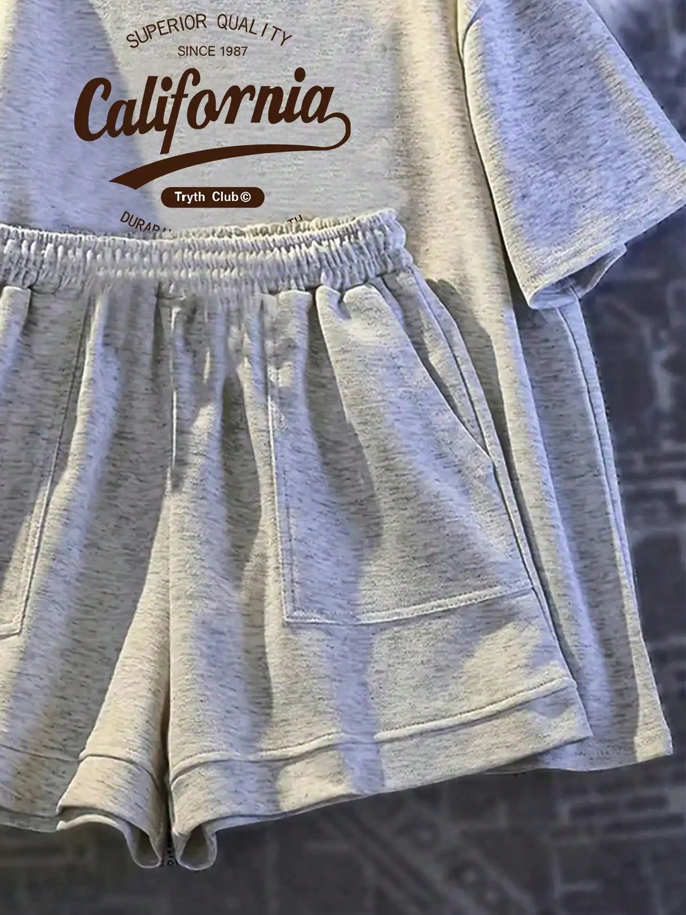 Bedrucktes Sommer-Set für Mädchen, kurzärmliges T-Shirt, lässige Shorts, Outfit, stilvolles Design für Outdoor-Aktivitäten – Detail 18