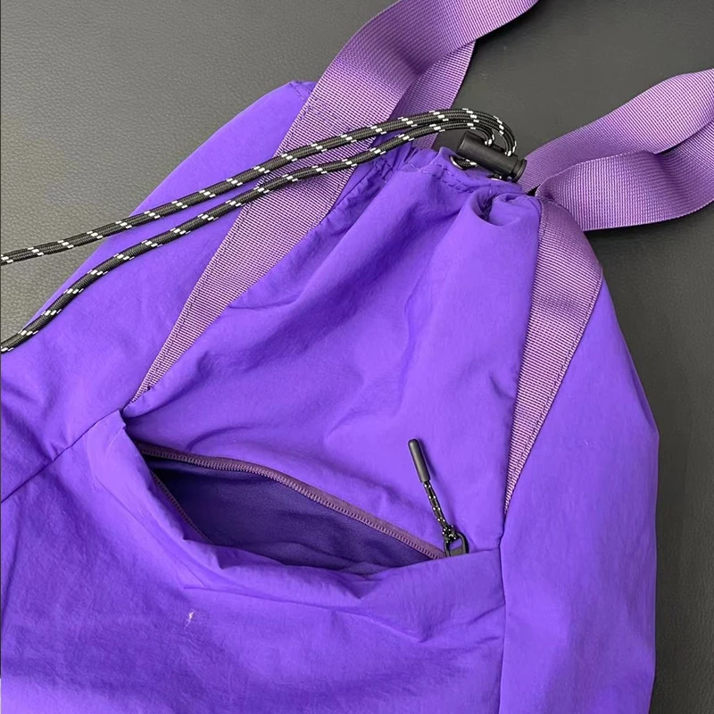 Sacs en tissu de style Preppy pour femmes Sacs à main et sacs à main de luxe de créateurs 2024 Nouveau en polyester Sac à dos de grande capacité Sac à bandoulière sous les bras haute qualité livraison gratuite